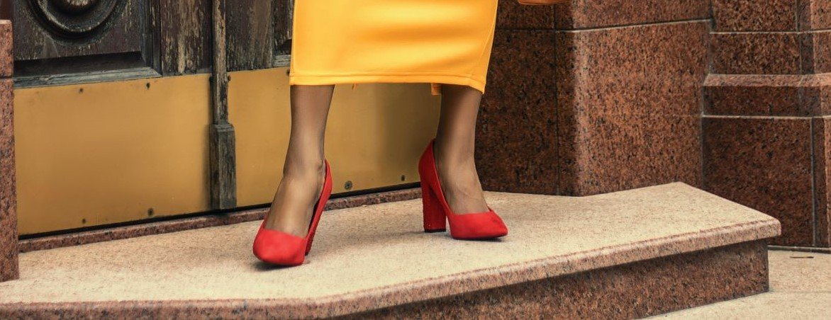 Red Rose Suede Pump