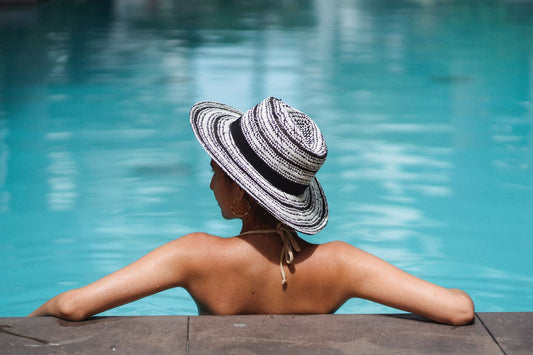 Round Rim Hat- Black & White