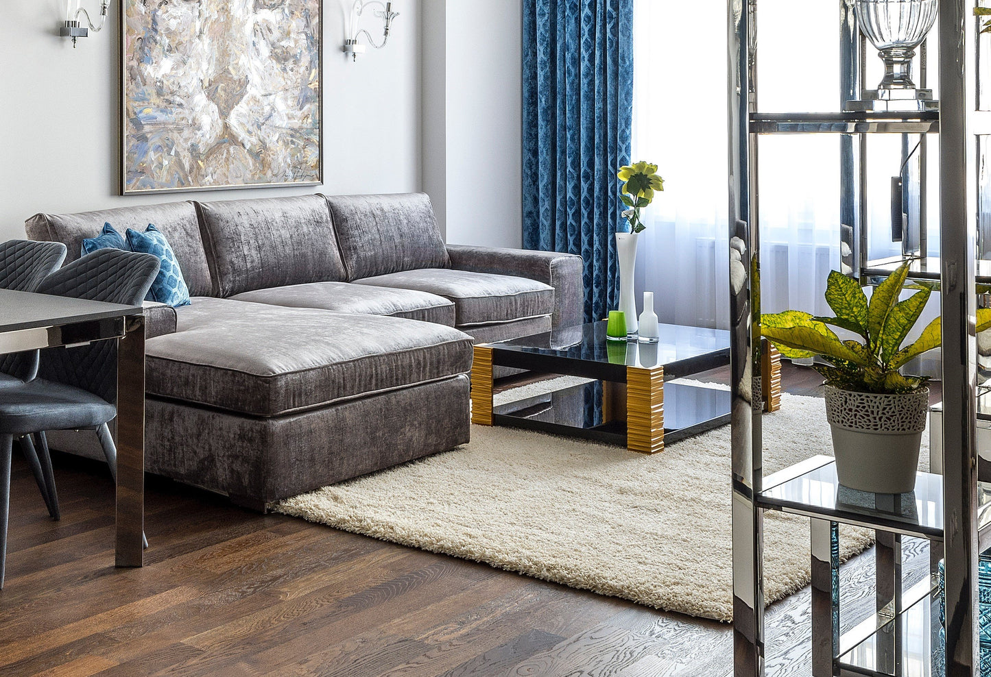 Contemporary Sectional With Chaise